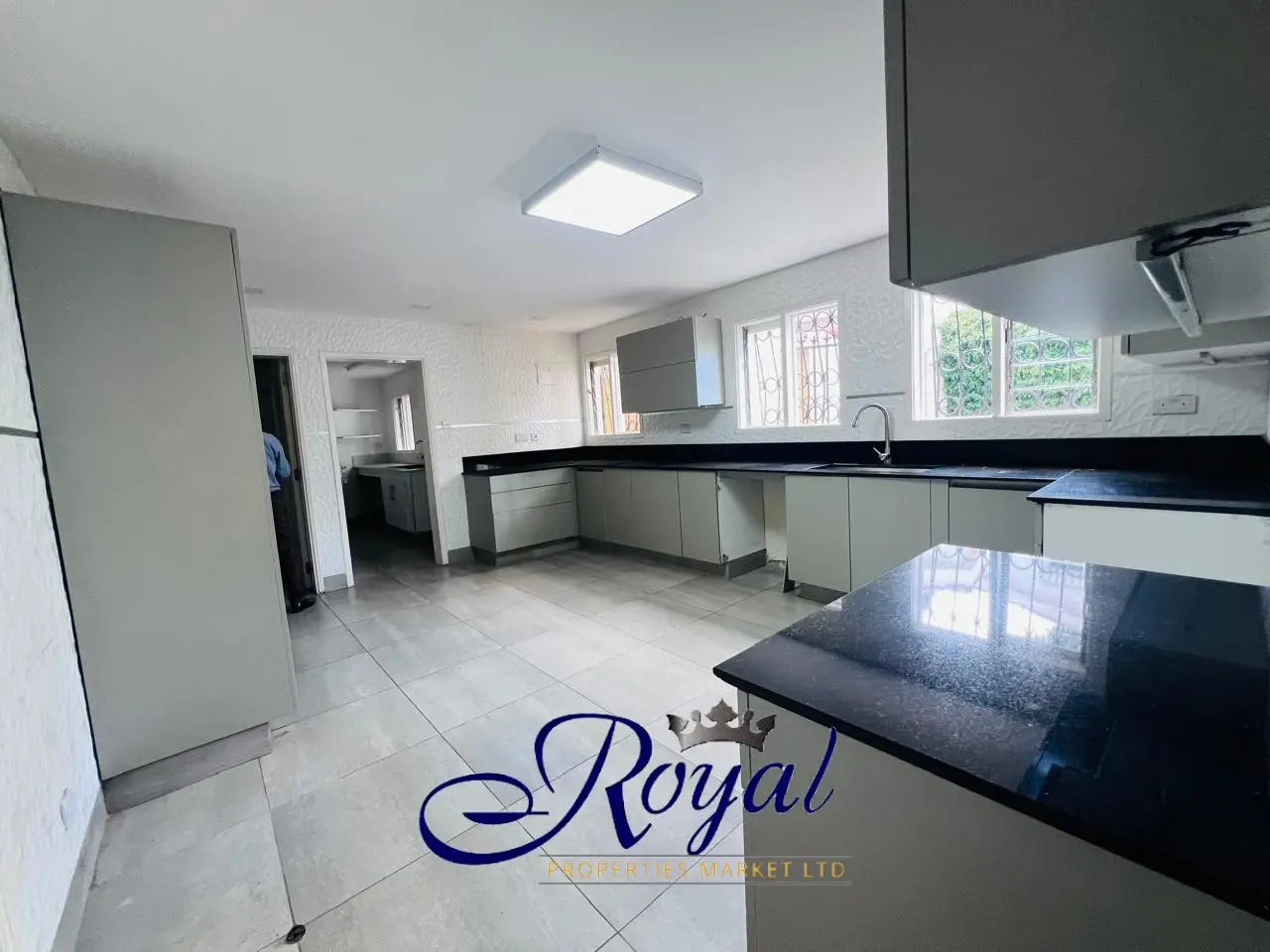 Elegant 4-Bedroom Townhouse for Sale - Hillview Estate
